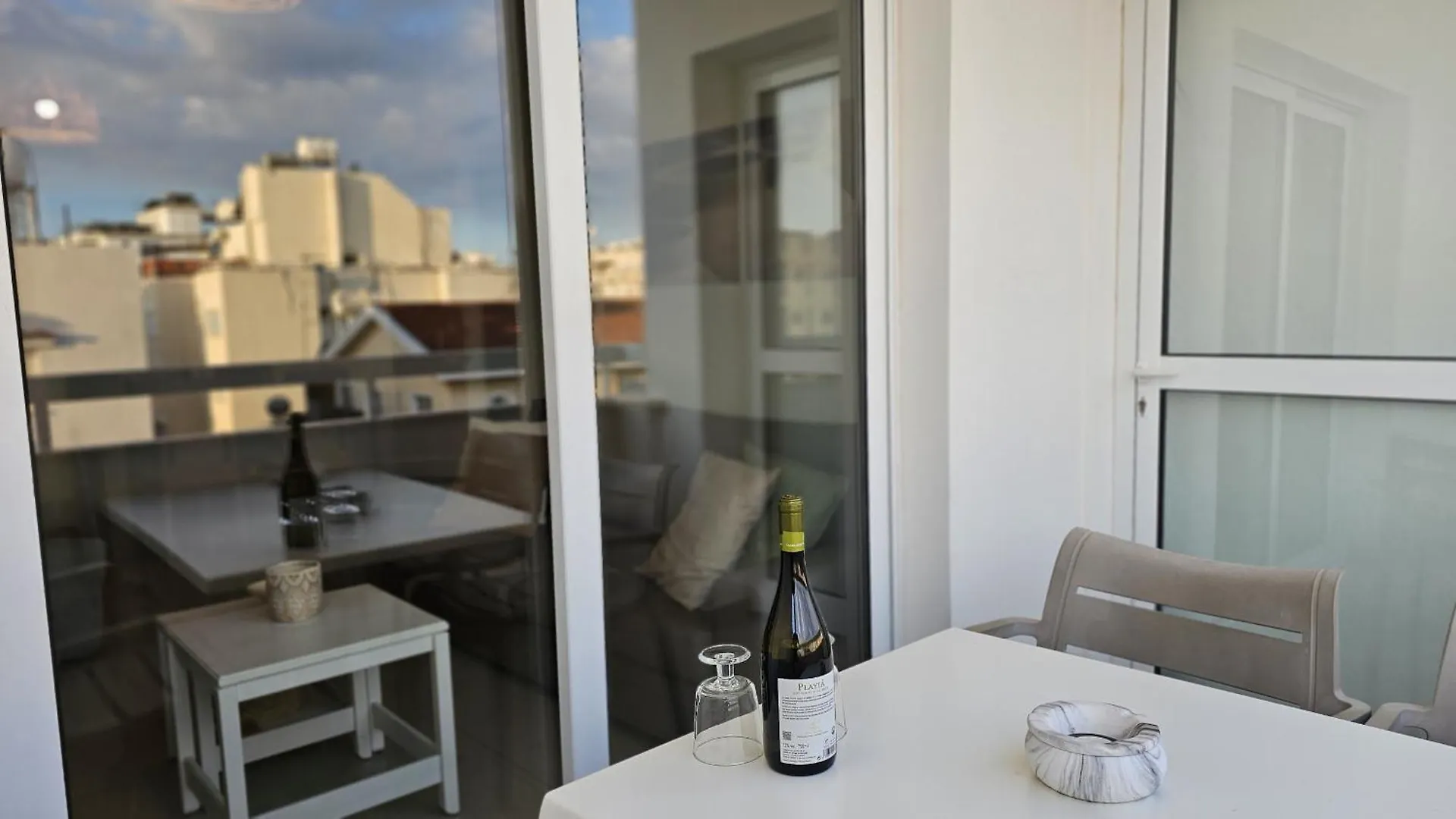 Stay Amphora Apartment Larnaca