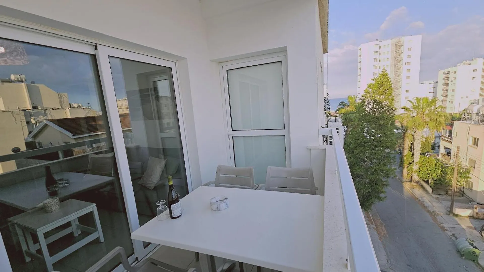 Stay Amphora Apartment Larnaca Cipro